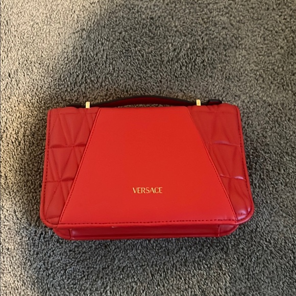 NWOT Red quilted Women's Bag - Picture 5 of 12